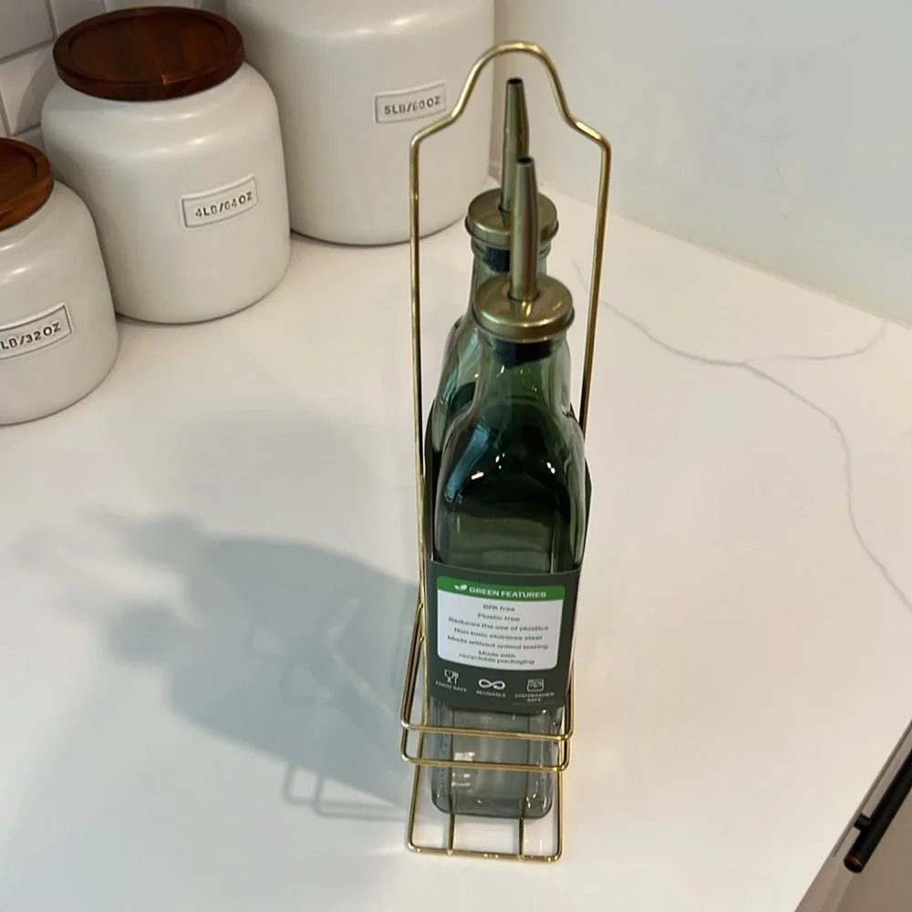 Cute. 2pc Vinegar Cruet Set..